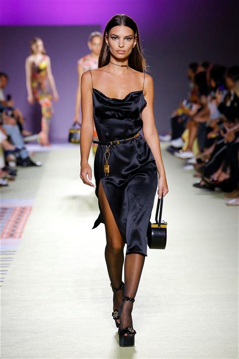 sfilata moda versace|versace fashion show.